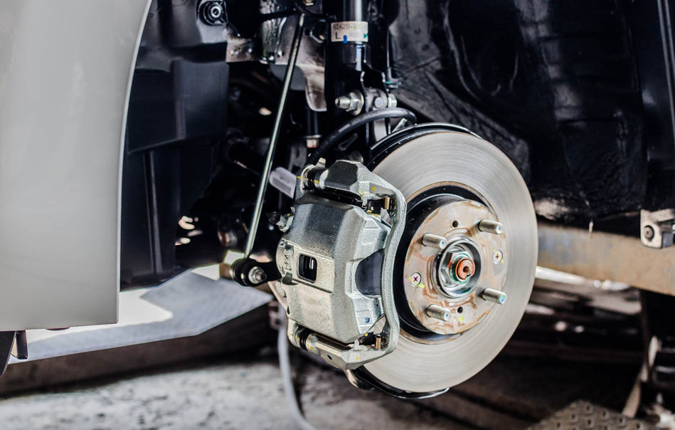 pinça de freio travada com pistão gripado